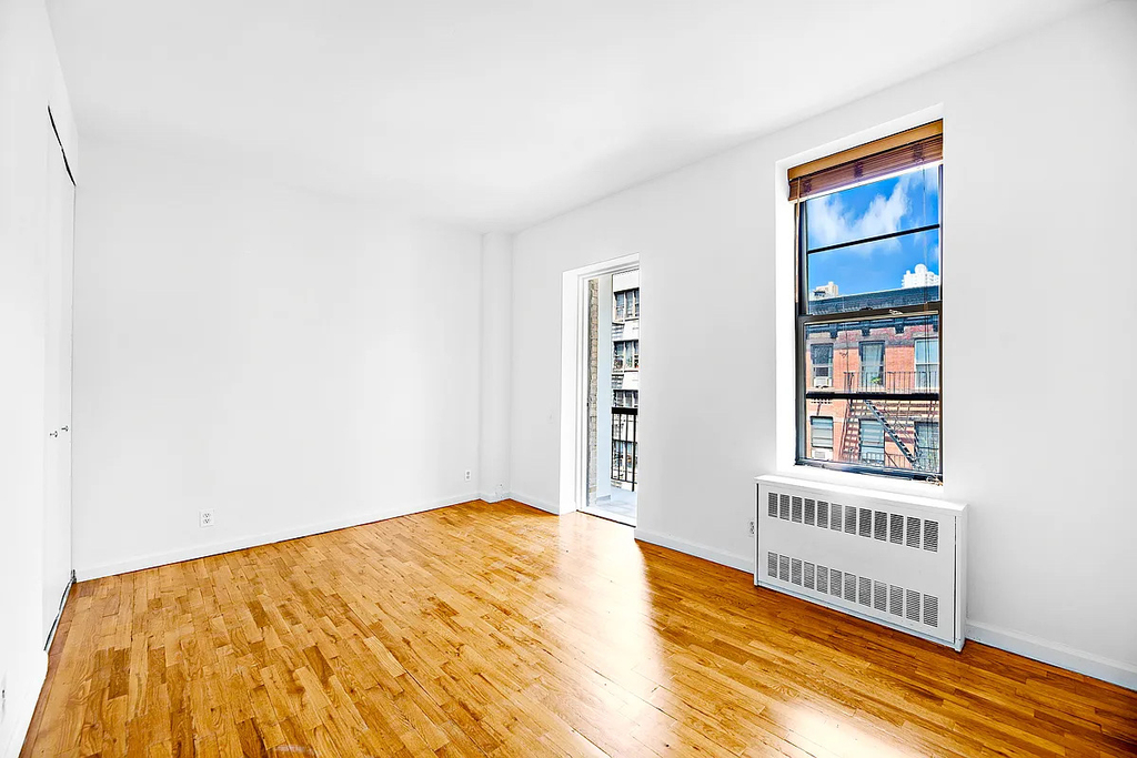 226 East 25th Street - Photo 0