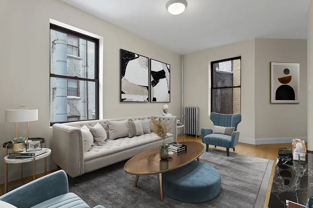 201 West 11th Street - Photo 0