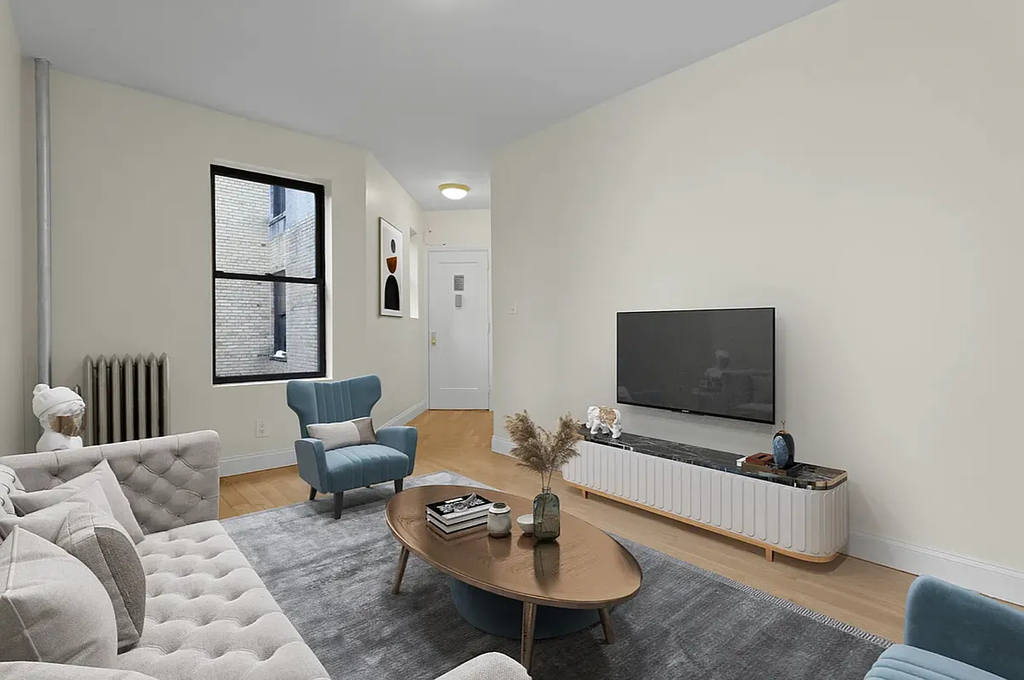 201 West 11th Street - Photo 2