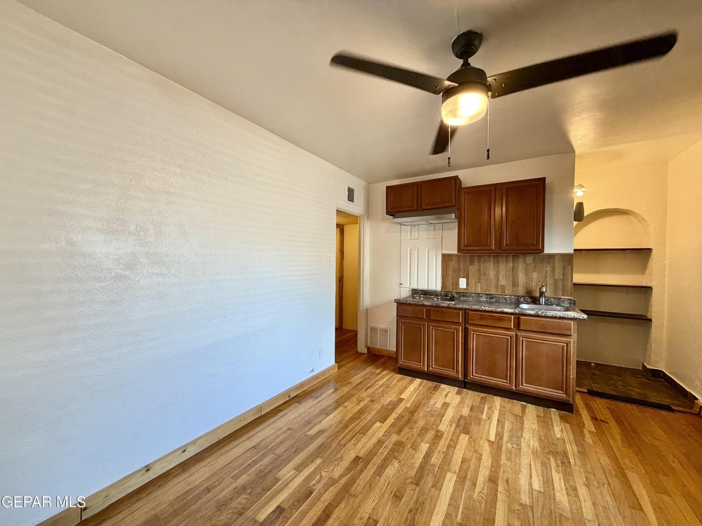 7404 Franklin Drive - Photo 6