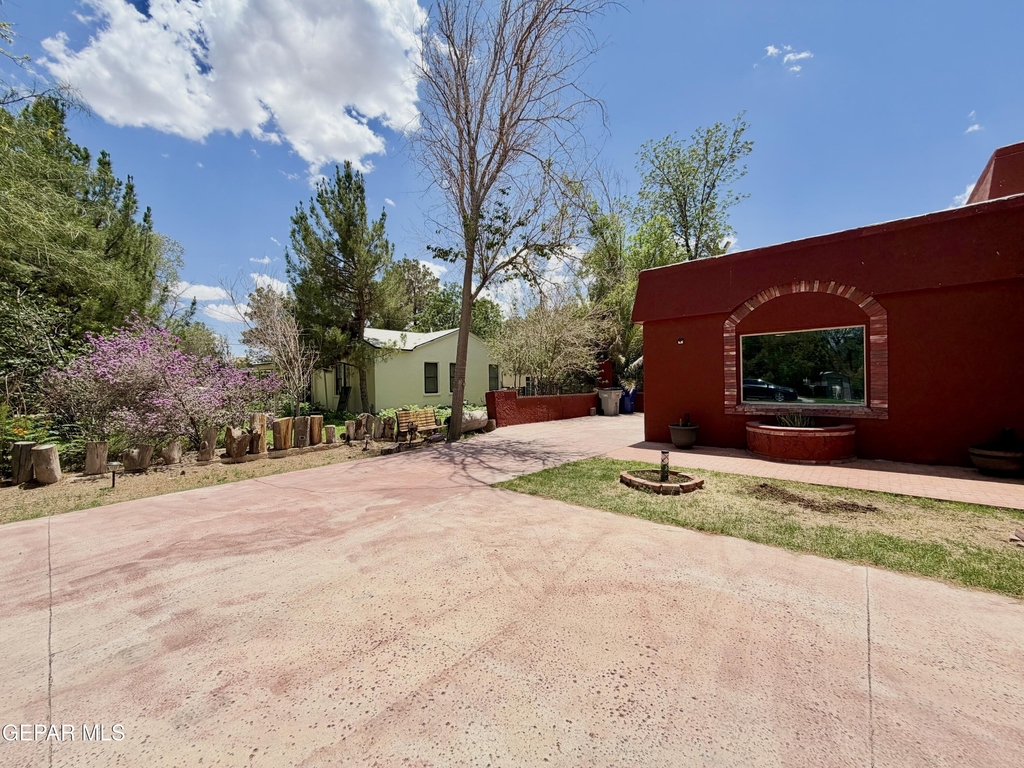 7404 Franklin Drive - Photo 3