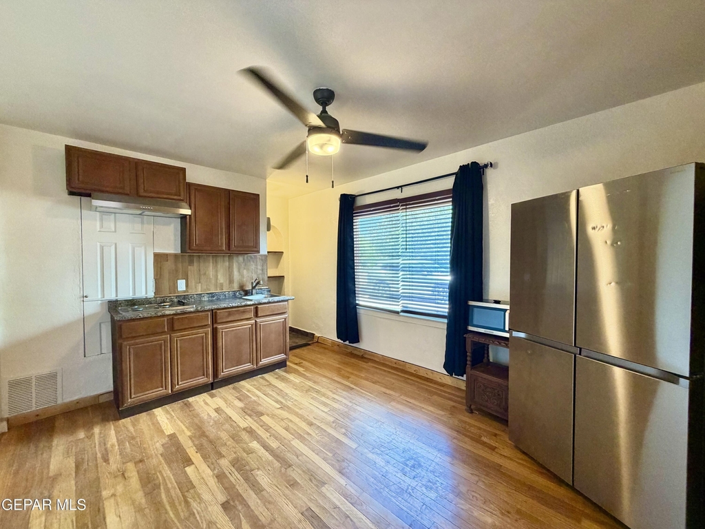 7404 Franklin Drive - Photo 4
