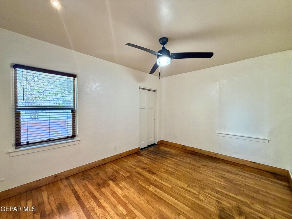 7404 Franklin Drive - Photo 8