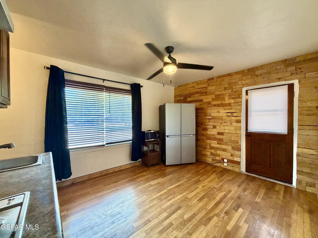 7404 Franklin Drive - Photo 5