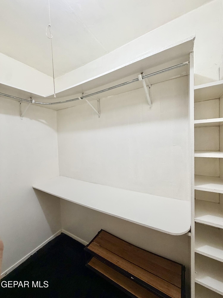 7404 Franklin Drive - Photo 12