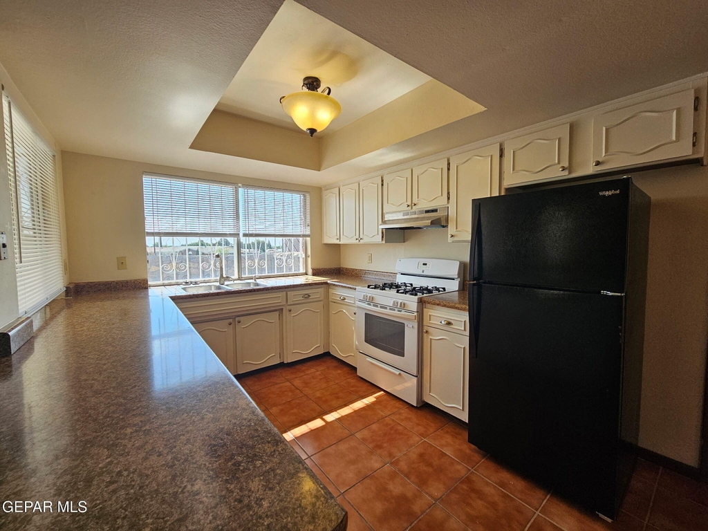 10604 Pleasant Hills Drive - Photo 1
