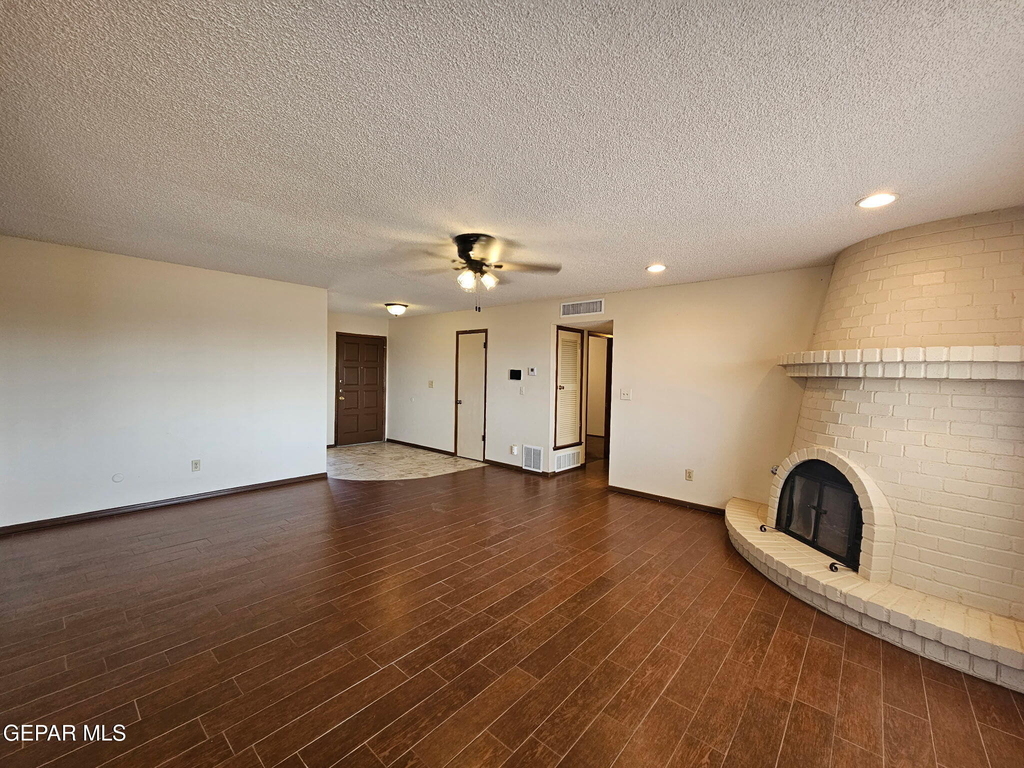 10604 Pleasant Hills Drive - Photo 2