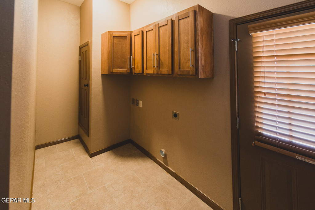 326 Coates Drive - Photo 10