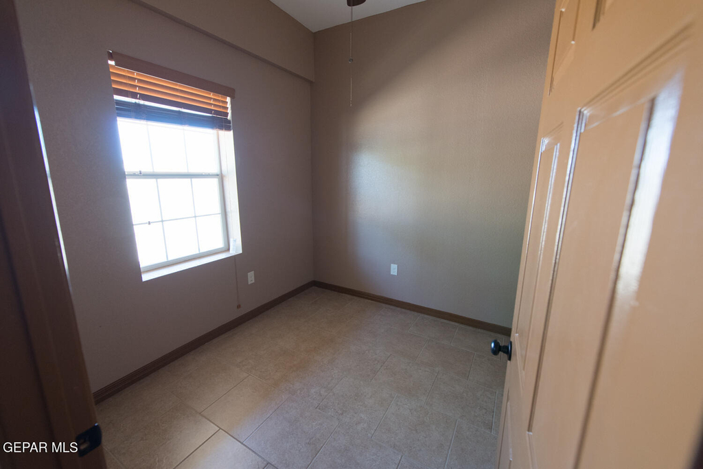326 Coates Drive - Photo 5