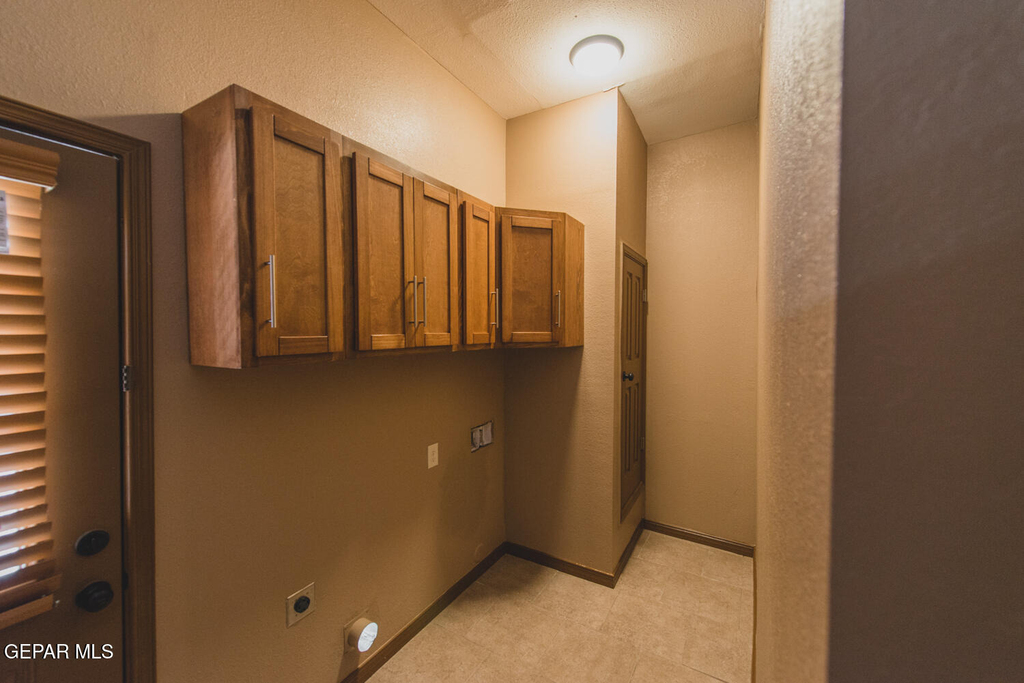 326 Coates Drive - Photo 17