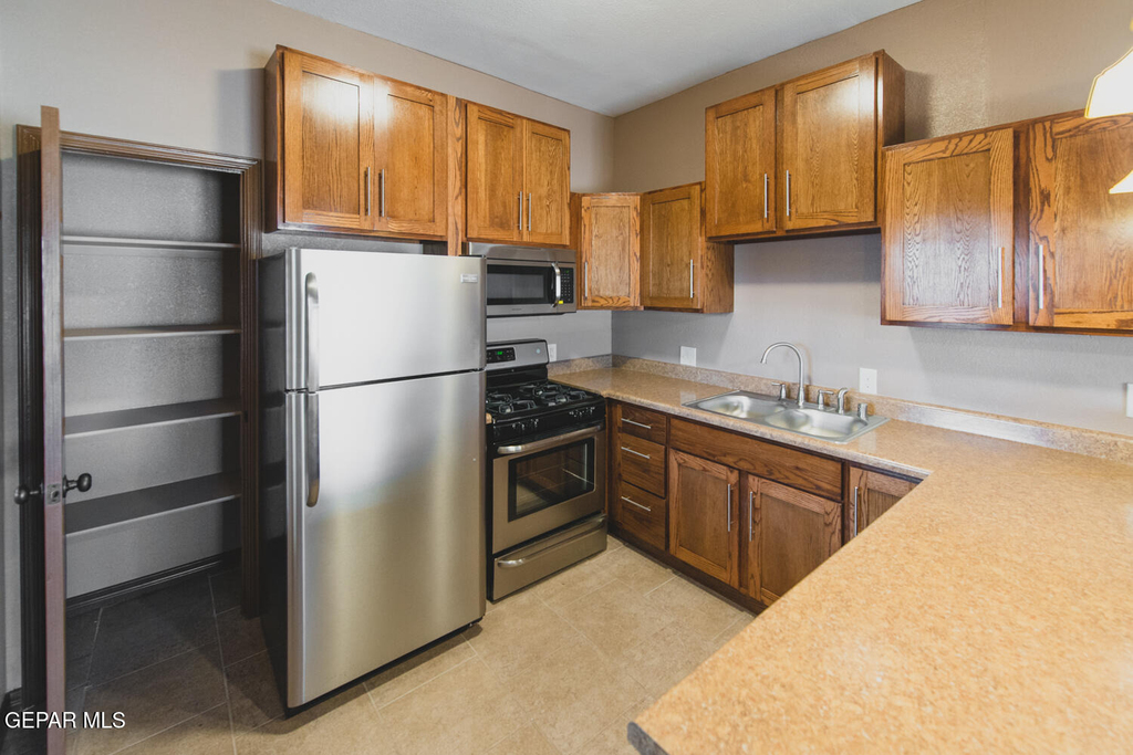 326 Coates Drive - Photo 14