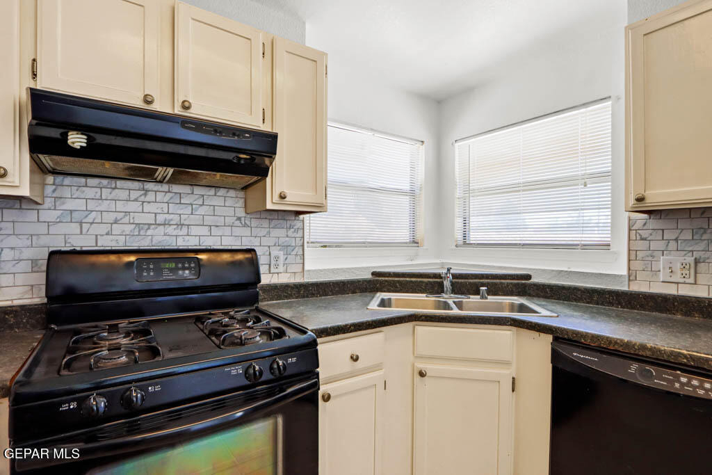 1478 Gene Torres Drive - Photo 22