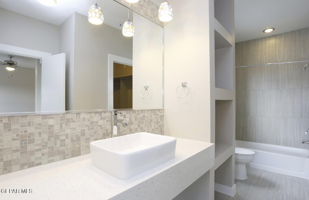410 Thorn Avenue - Photo 2