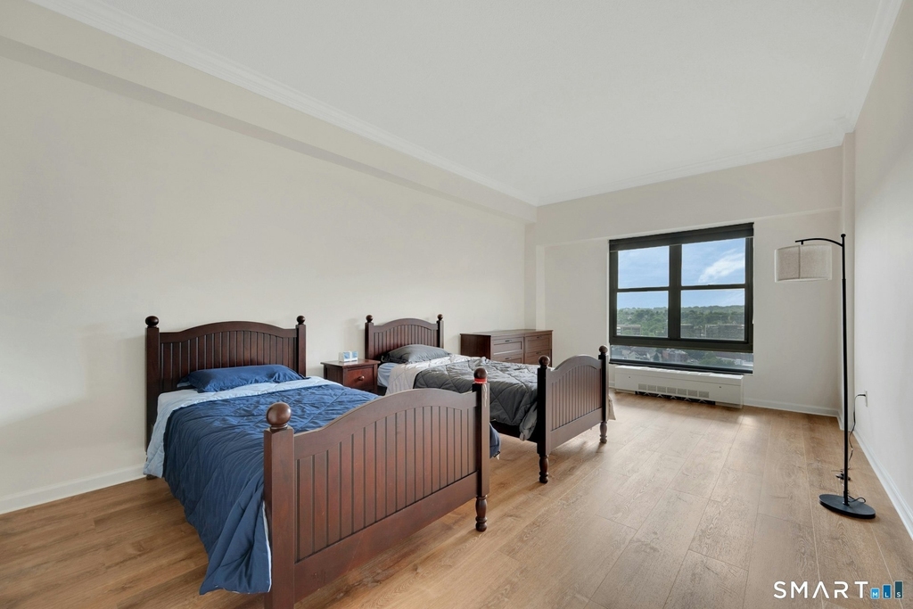 44 Strawberry Hill Avenue - Photo 11