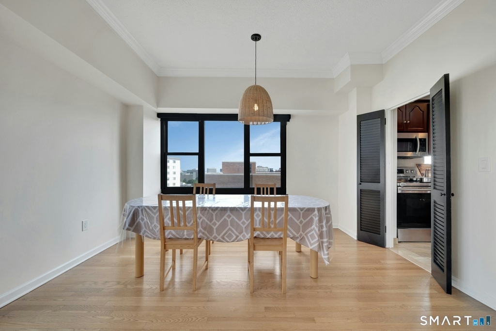 44 Strawberry Hill Avenue - Photo 7