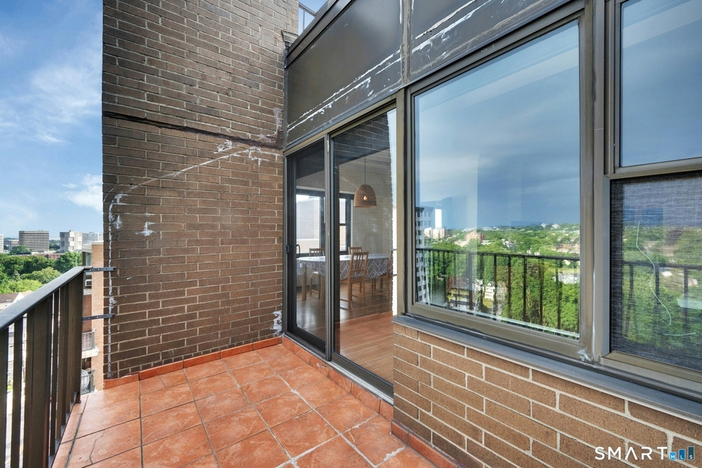 44 Strawberry Hill Avenue - Photo 15