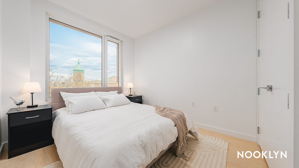 1499 Bedford Ave - Photo 10