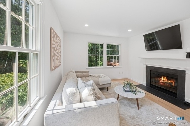 88 Edward Place - Photo 15