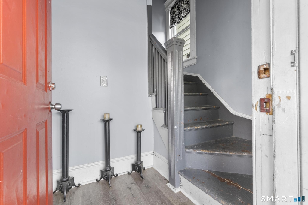 565 Carroll Avenue - Photo 1