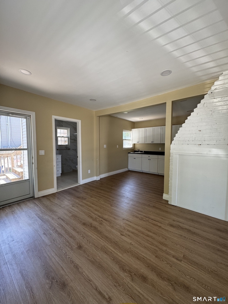 156 Wolcott Street - Photo 4