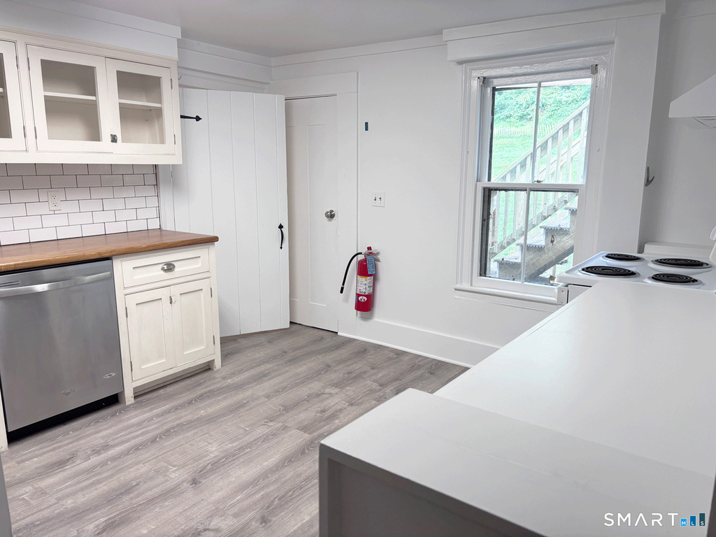 503 Danbury Road - Photo 9