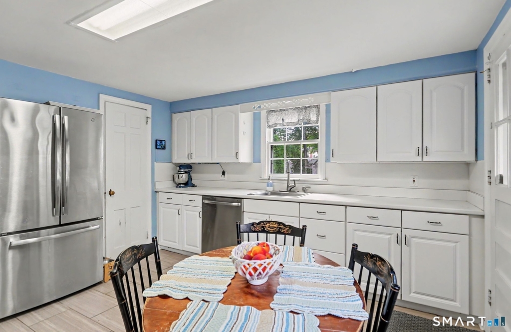 40 Oakwood Drive - Photo 4