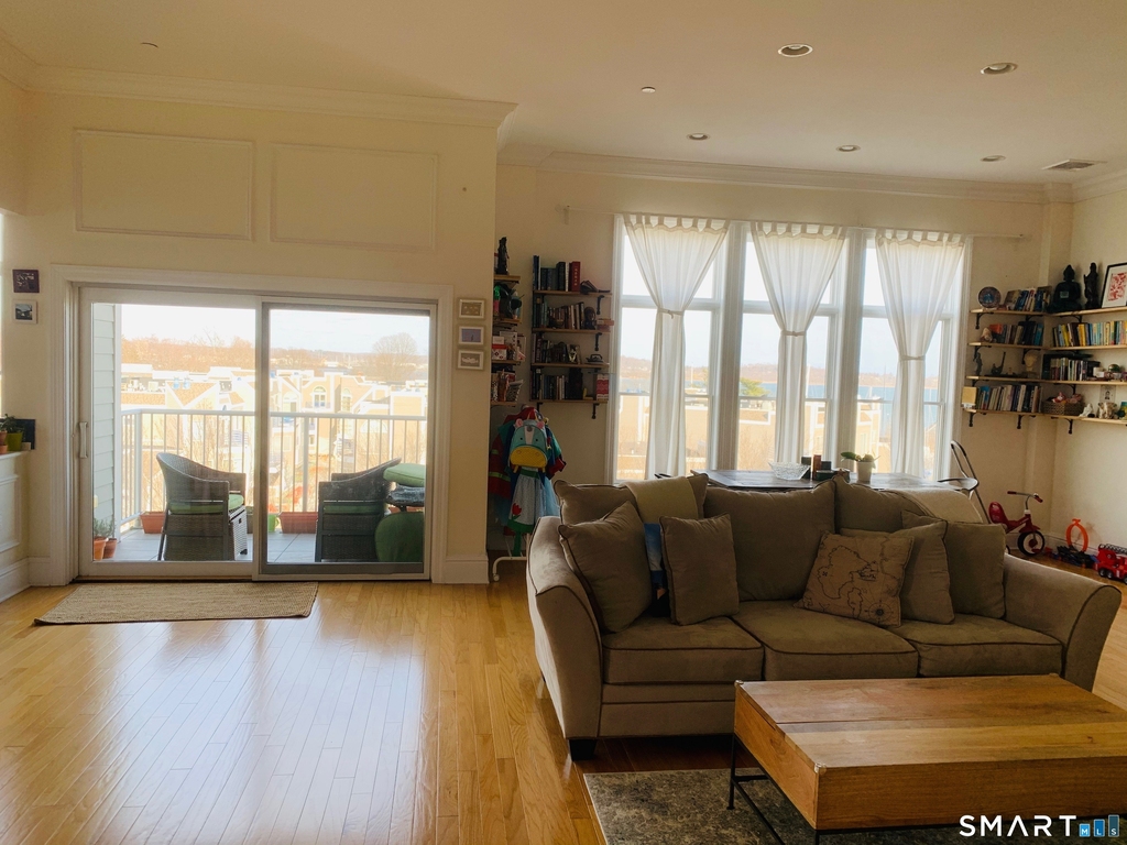 200 Harbour Close - Photo 1