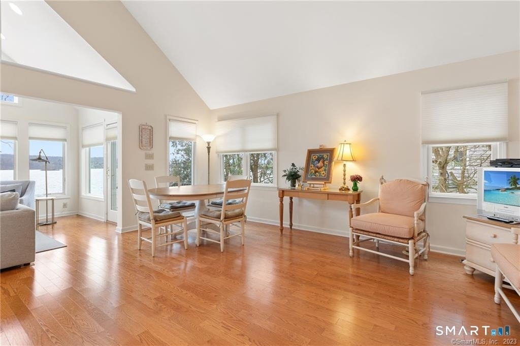 4 Eastview Road - Photo 3