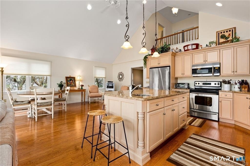4 Eastview Road - Photo 2