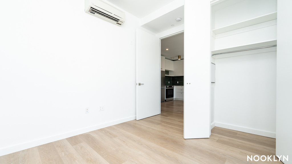 527 Grand Ave  - Photo 10