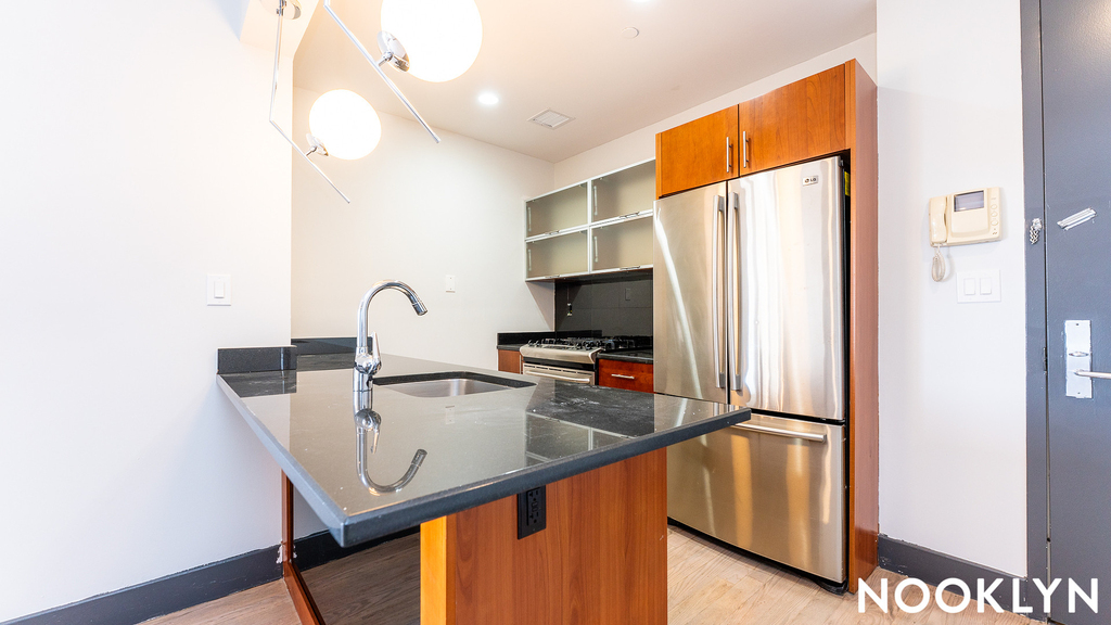 756 Myrtle Ave - Photo 0