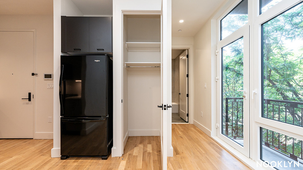 899 Fulton St - Photo 14