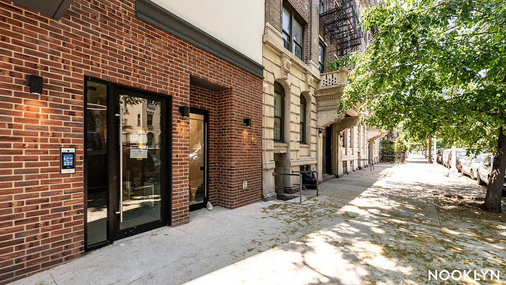 899 Fulton St - Photo 15