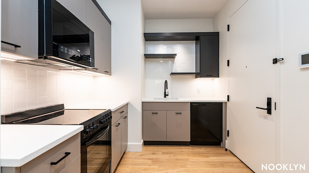 899 Fulton St - Photo 17