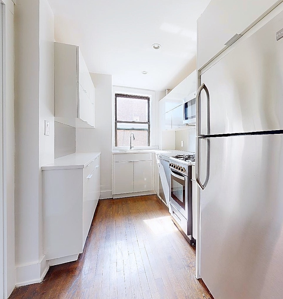 25 West 44th Street - Photo 4
