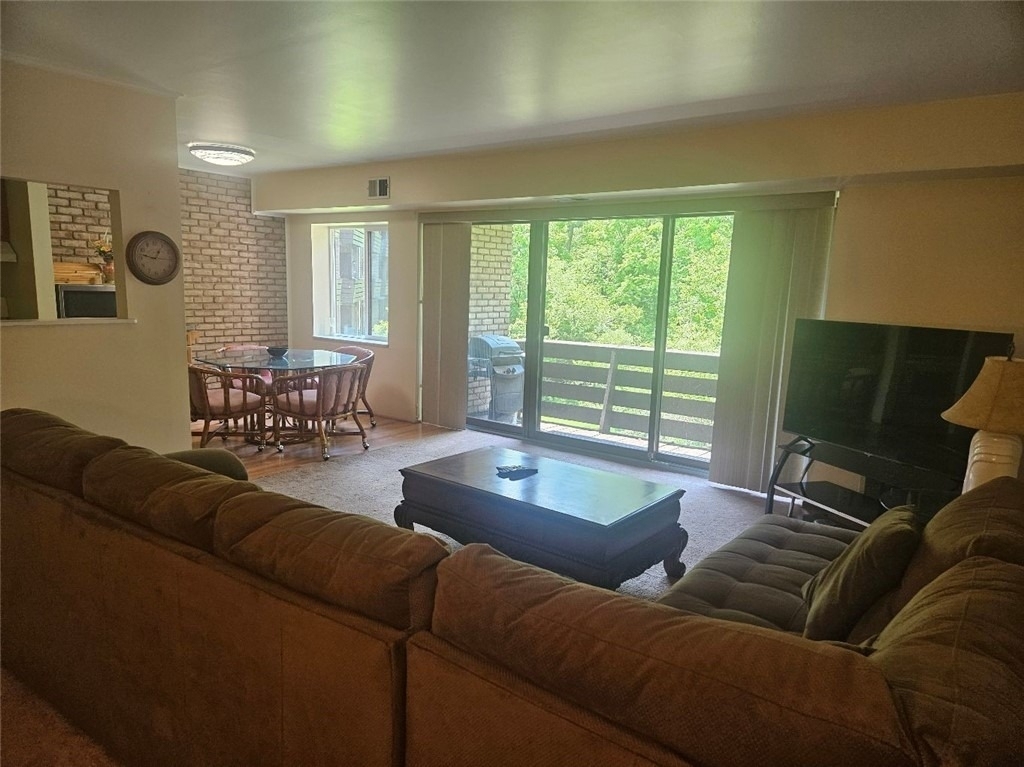 5082 Sanlin Dr - Photo 2