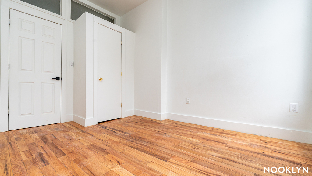 88 Menahan St - Photo 11
