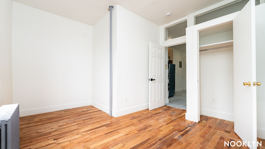 88 Menahan St - Photo 10