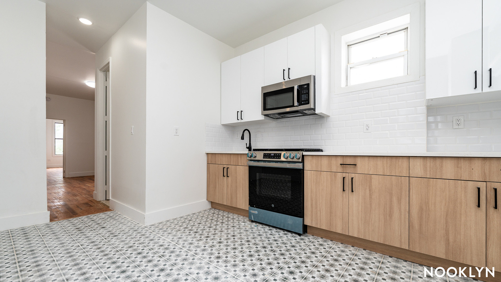 88 Menahan St - Photo 1