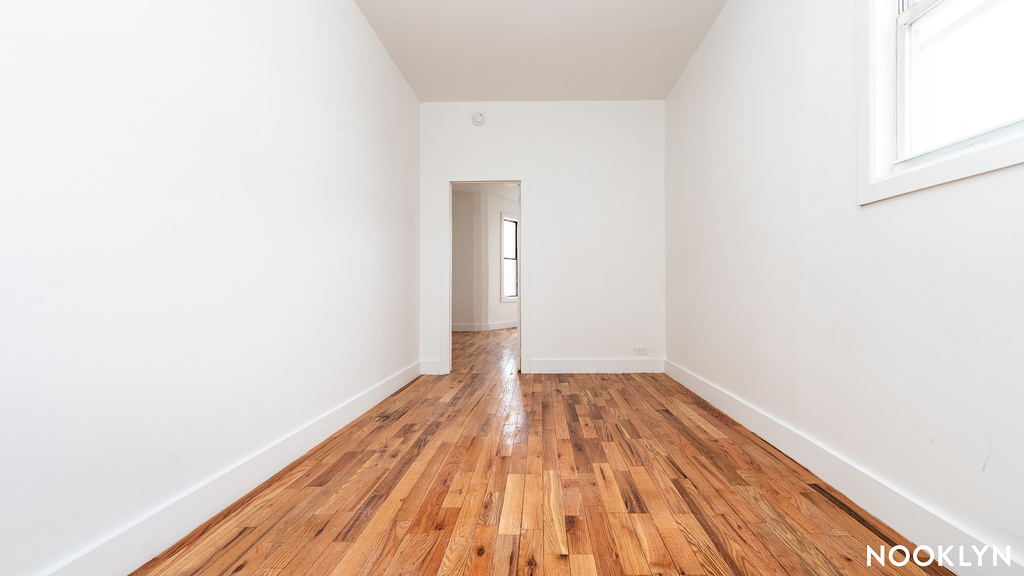 88 Menahan St - Photo 15
