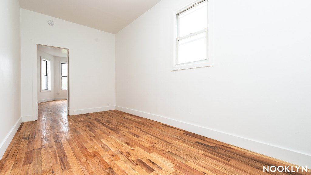 88 Menahan St - Photo 13