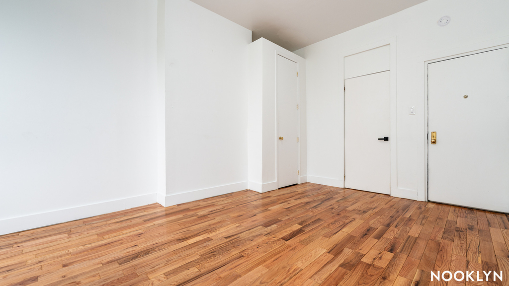 88 Menahan St - Photo 17