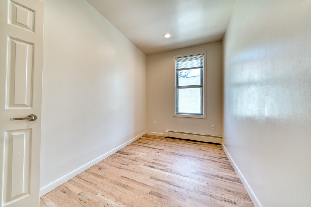 31-90 33rd Street - Photo 6