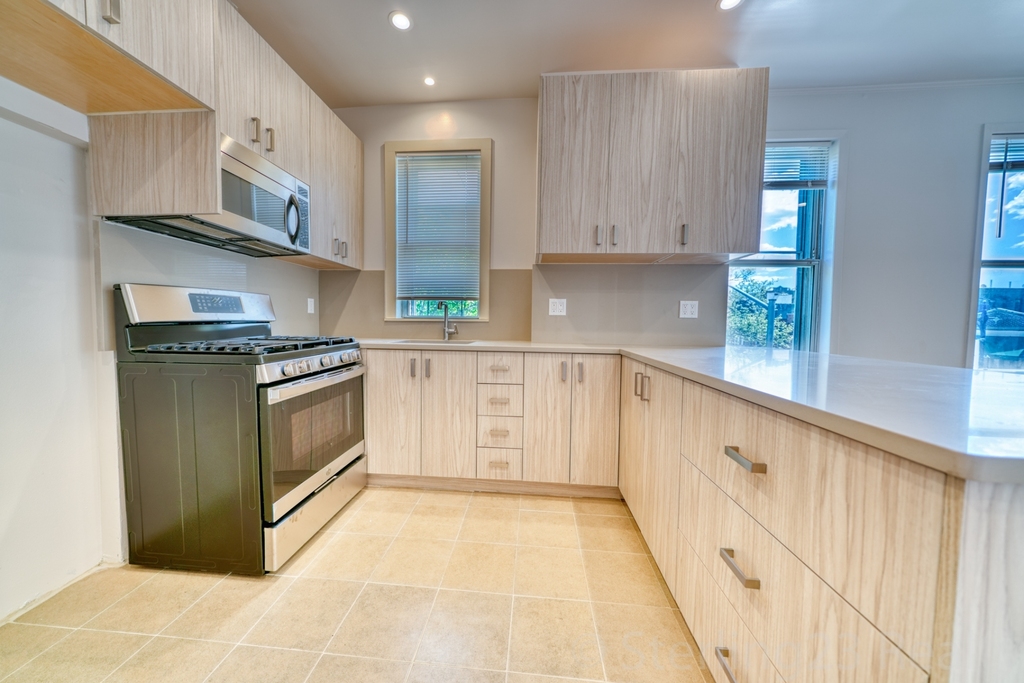 31-90 33rd Street - Photo 1