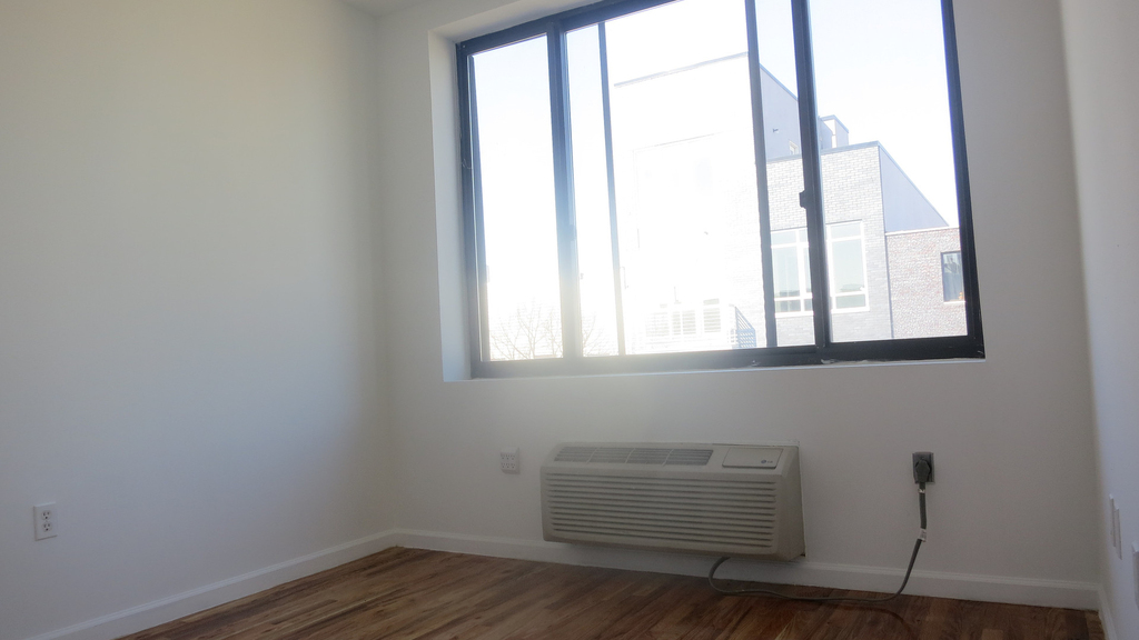 324 Melrose St - Photo 8