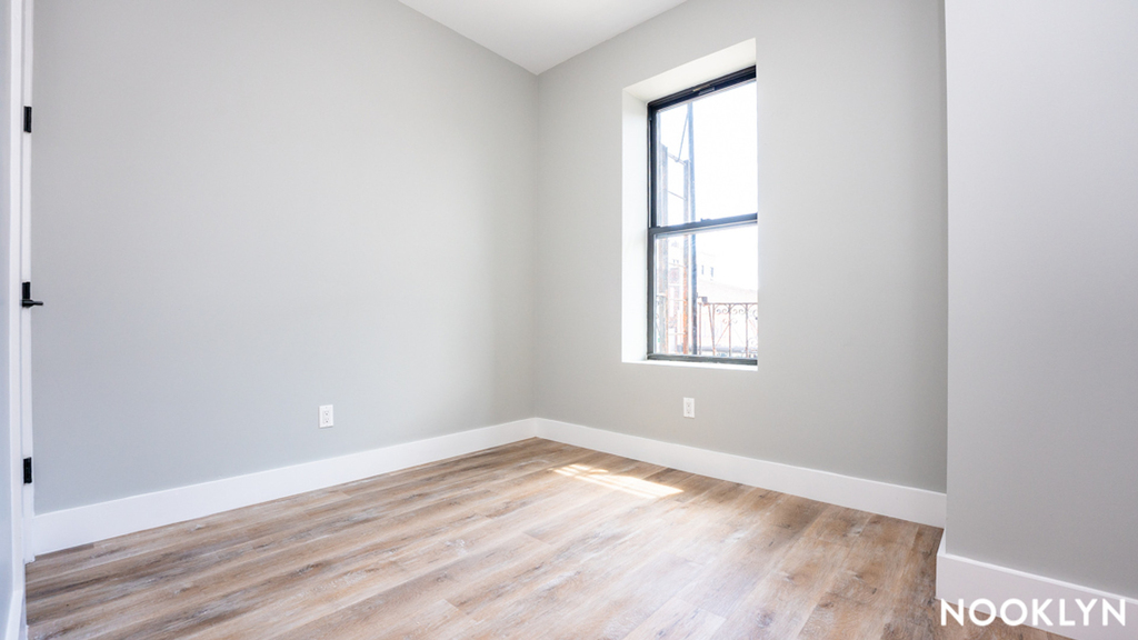 1365 St Johns Pl  - Photo 8