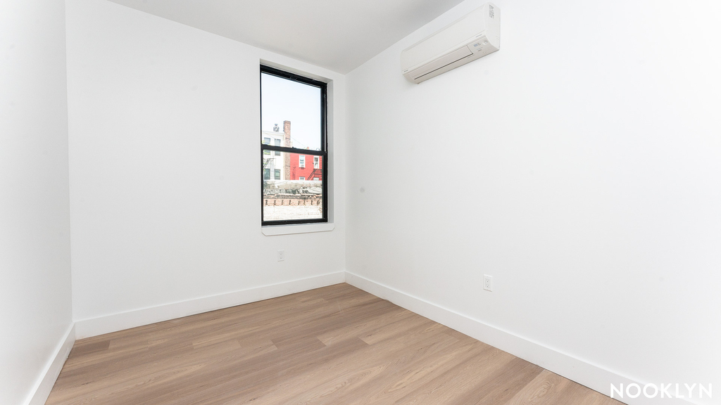 585 Knickerbocker Ave - Photo 13
