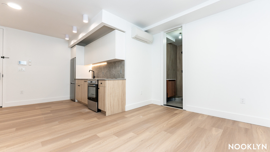 585 Knickerbocker Ave - Photo 5