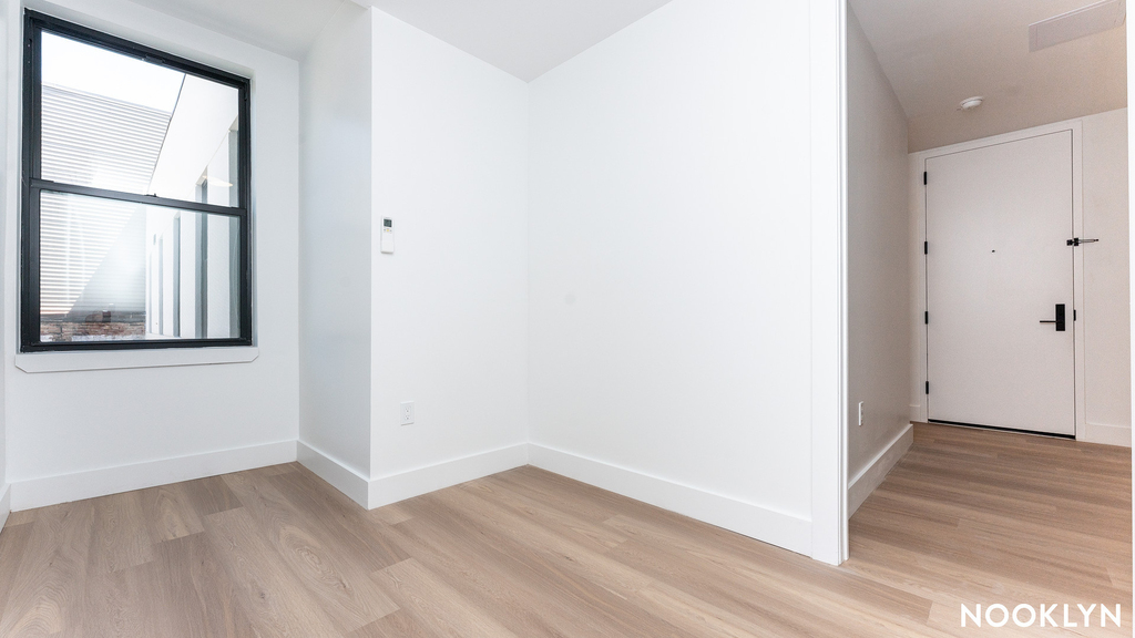585 Knickerbocker Ave - Photo 10