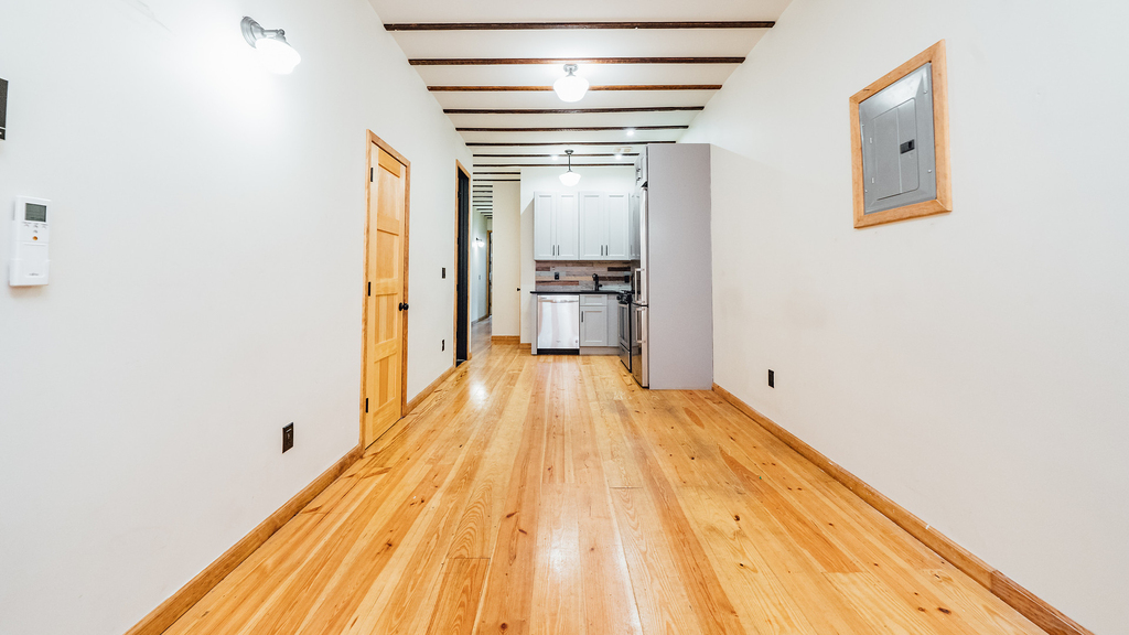  208 Starr St - Photo 13